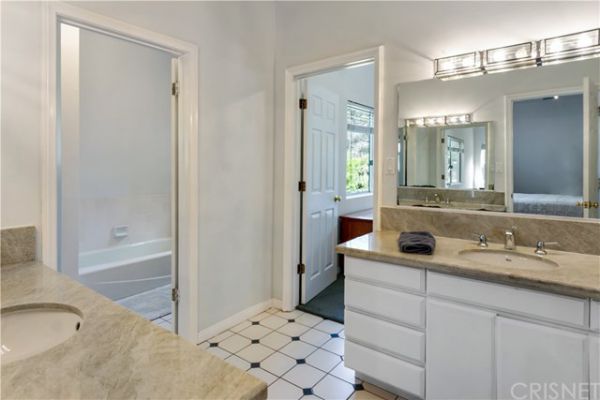 2069 Cold Canyon Road, Calabasas CA: 