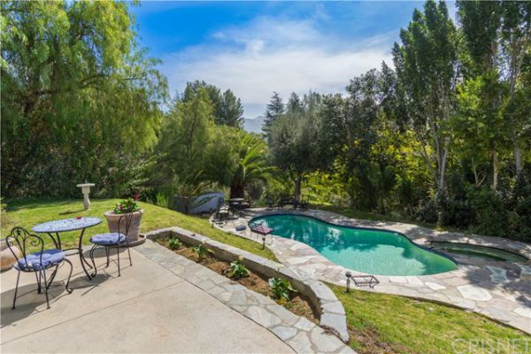 2069 Cold Canyon Road, Calabasas CA: 