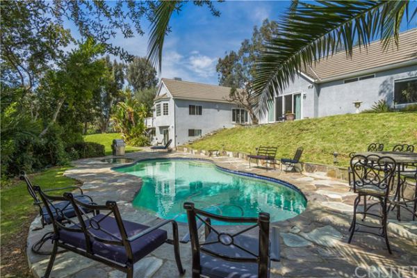 2069 Cold Canyon Road, Calabasas CA: 