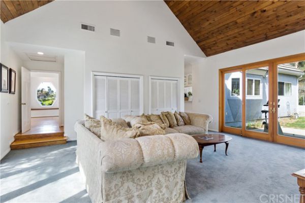 2069 Cold Canyon Road, Calabasas CA: 