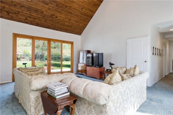 2069 Cold Canyon Road, Calabasas CA: 