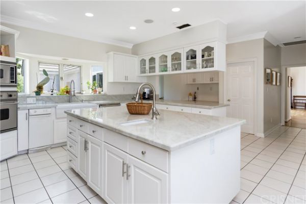 2069 Cold Canyon Road, Calabasas CA: 