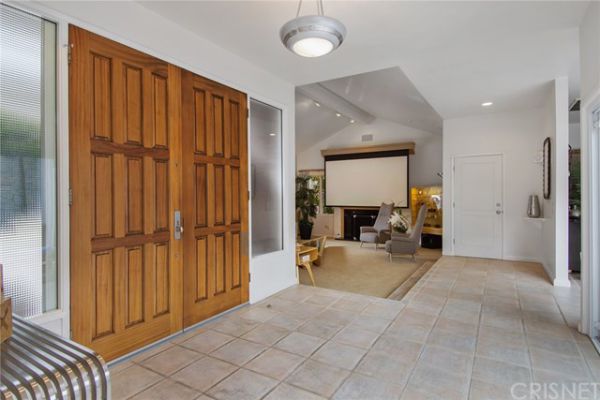 18141 Green Meadow Drive, Encino CA: 