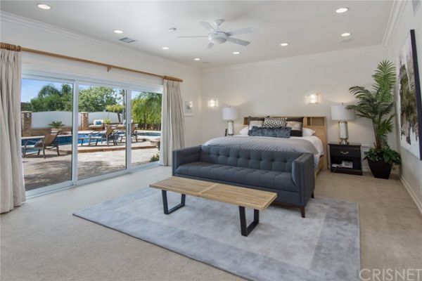 18141 Green Meadow Drive, Encino CA: 