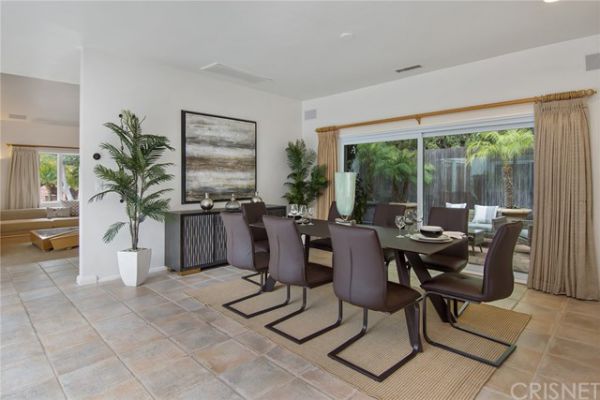 18141 Green Meadow Drive, Encino CA: 