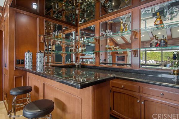 18141 Green Meadow Drive, Encino CA: 