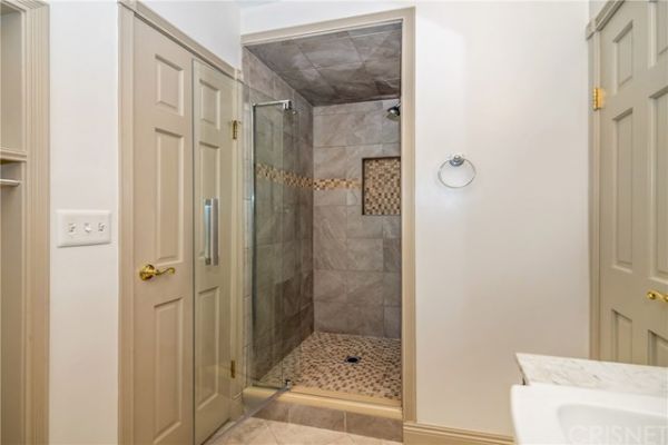 23938 Califa Street, Woodland Hills CA: 