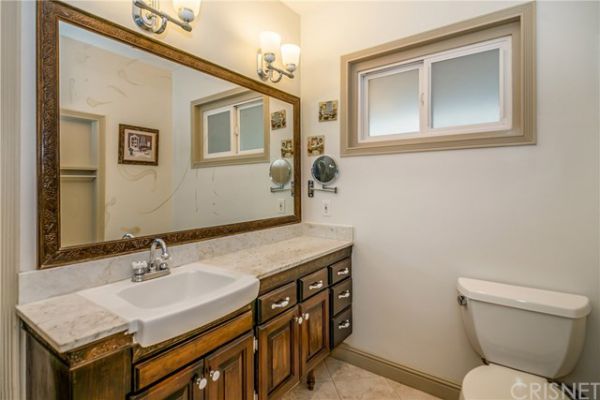 23938 Califa Street, Woodland Hills CA: 