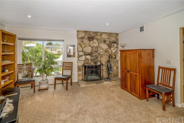 23938 Califa Street, Woodland Hills CA: 