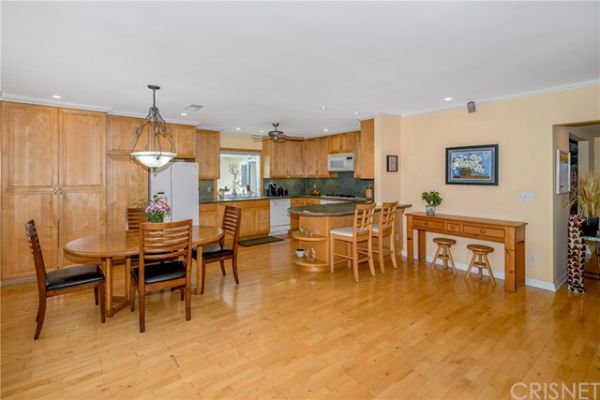 23938 Califa Street, Woodland Hills CA: 