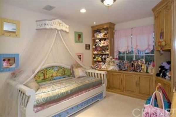 24948 Lorenzo Court, Calabasas CA: 