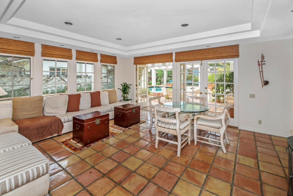 4119 Vicasa Drive, Calabasas CA: 