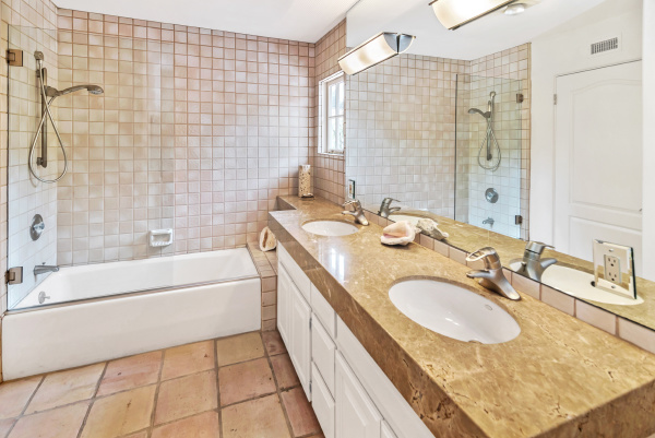 4119 Vicasa Drive, Calabasas CA: 