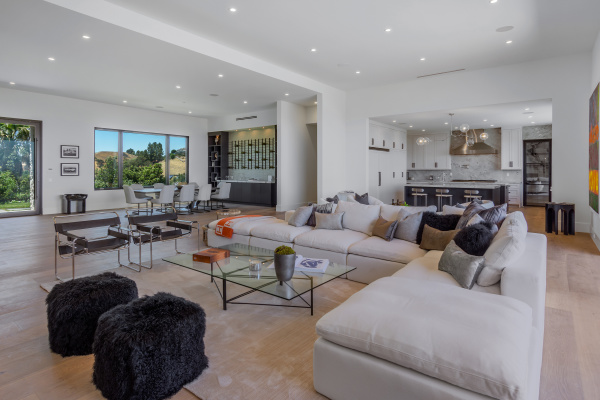 5550 BONNEVILLE Road, Hidden Hills CA: 