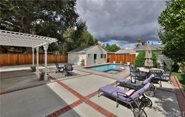 23219 Canzonet Street, Woodland Hills CA: 