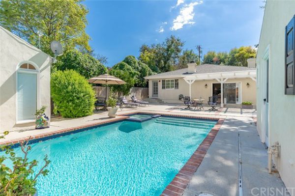 23219 Canzonet Street, Woodland Hills CA: 