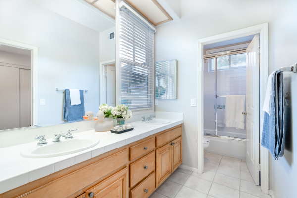3442 Malaga Court, Calabasas CA: 