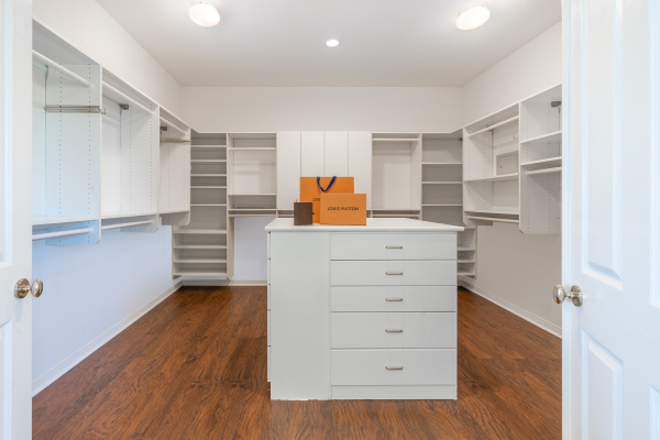 3442 Malaga Court, Calabasas CA: 