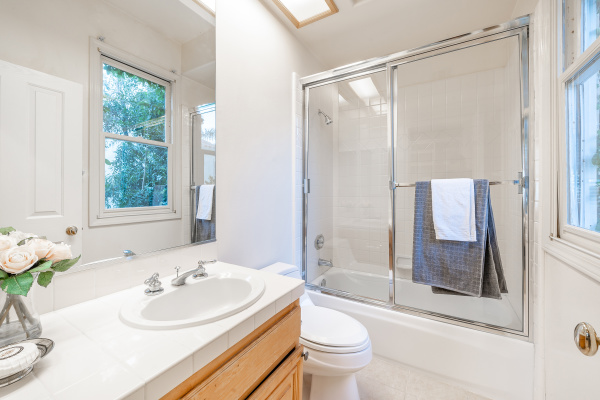 3442 Malaga Court, Calabasas CA: 
