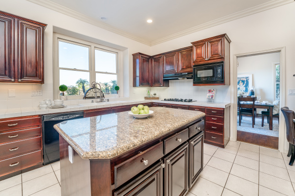 3442 Malaga Court, Calabasas CA: 
