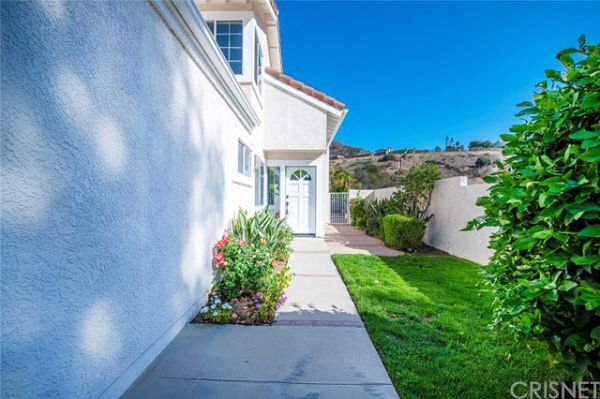 24517 Via Esquina, Calabasas CA: 