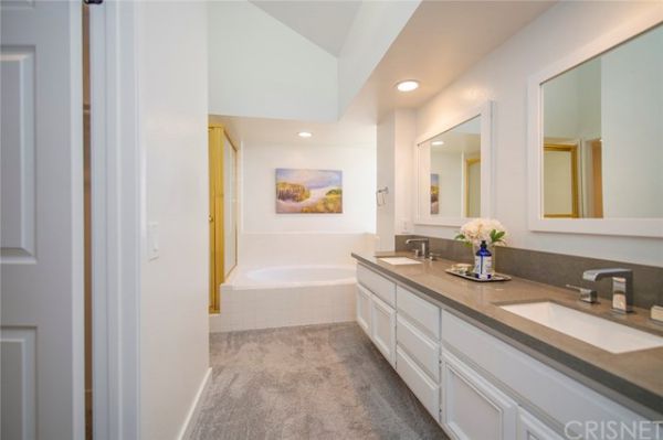 24517 Via Esquina, Calabasas CA: 