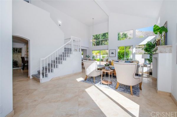 24517 Via Esquina, Calabasas CA: 