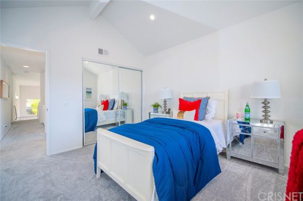 24517 Via Esquina, Calabasas CA: 