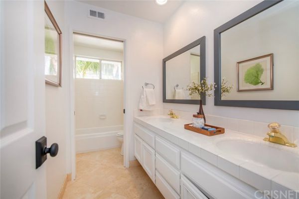 24517 Via Esquina, Calabasas CA: 