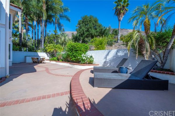 24517 Via Esquina, Calabasas CA: 
