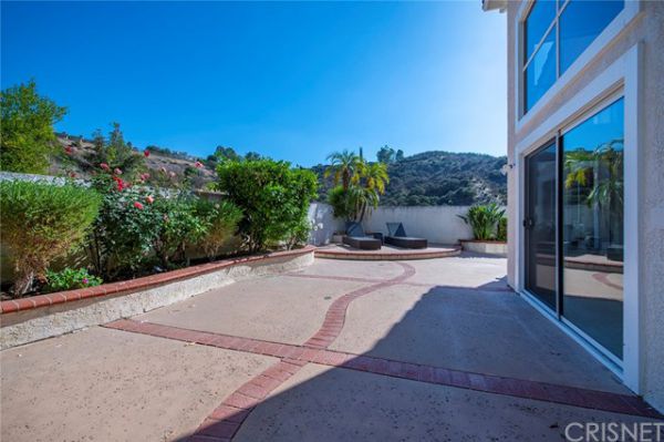 24517 Via Esquina, Calabasas CA: 