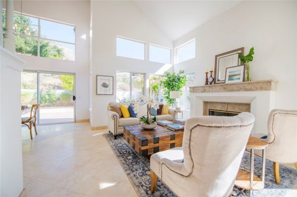 24517 Via Esquina, Calabasas CA: 