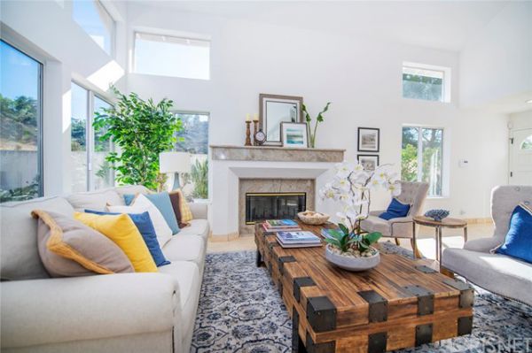 24517 Via Esquina, Calabasas CA: 