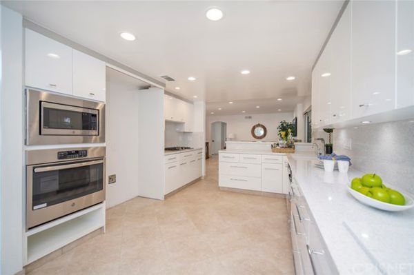 24517 Via Esquina, Calabasas CA: 