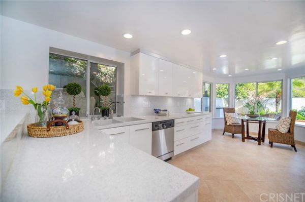 24517 Via Esquina, Calabasas CA: 