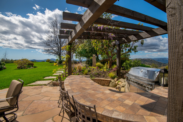 24021 Alder Place, Calabasas CA: 