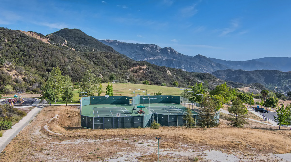 24021 Alder Place, Calabasas CA: 