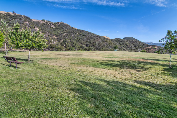 24021 Alder Place, Calabasas CA: 