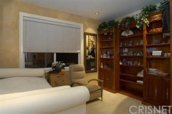 24948 Lorenzo Court, Calabasas CA: 