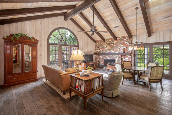 4500 Park Monaco, Calabasas CA: 
