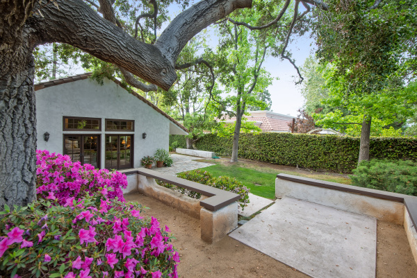 4500 Park Monaco, Calabasas CA: 