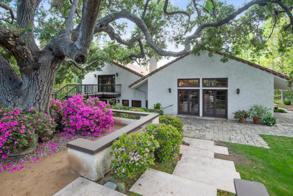 4500 Park Monaco, Calabasas CA: 