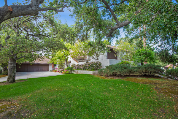 4500 Park Monaco, Calabasas CA: 