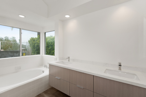24729 Calle Serranona, Calabasas CA: 