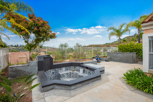 24729 Calle Serranona, Calabasas CA: 