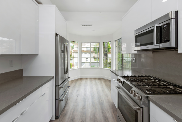 24729 Calle Serranona, Calabasas CA: 