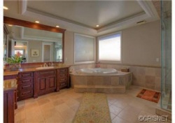 5512 VILLAWOOD Circle, Calabasas CA: 